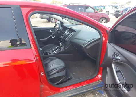 2013 Ford Focus Se z USA, uszkodzony, nr VIN 1FADP3F2XDL124682